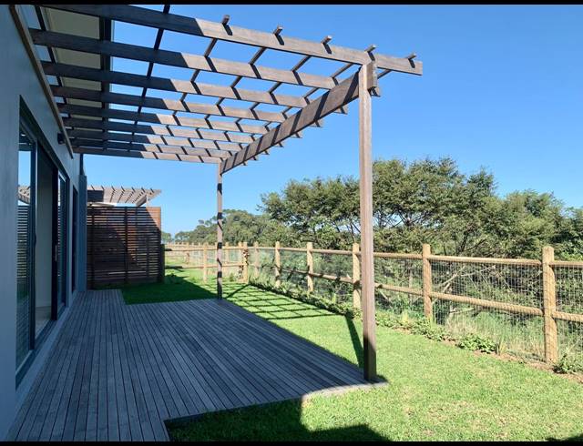 3 BEDROOM TOWNHOUSE FOR SALE IN SALT ROCK